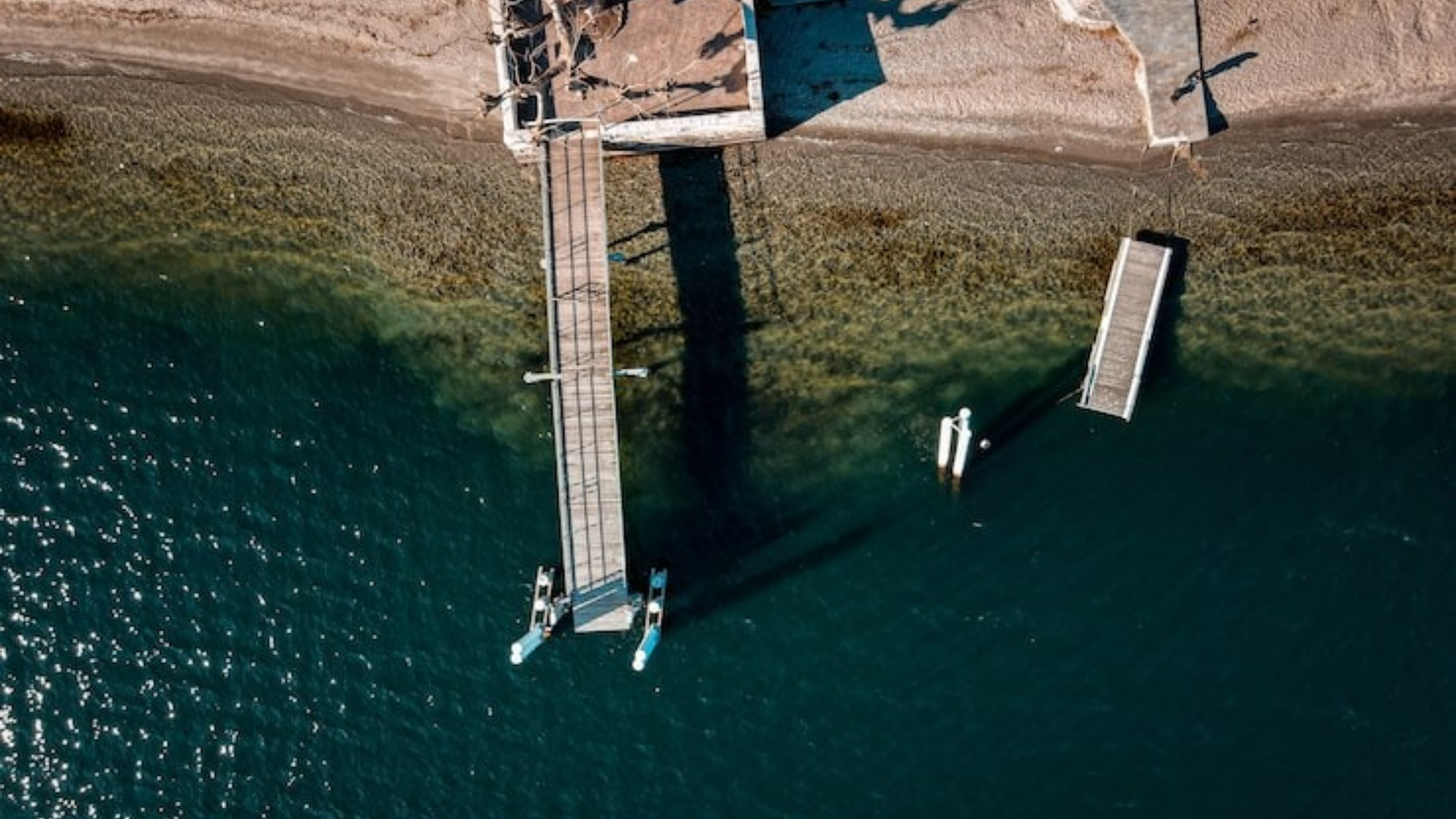 Coastal Construction vs Inland Building: Key Differences to Consider